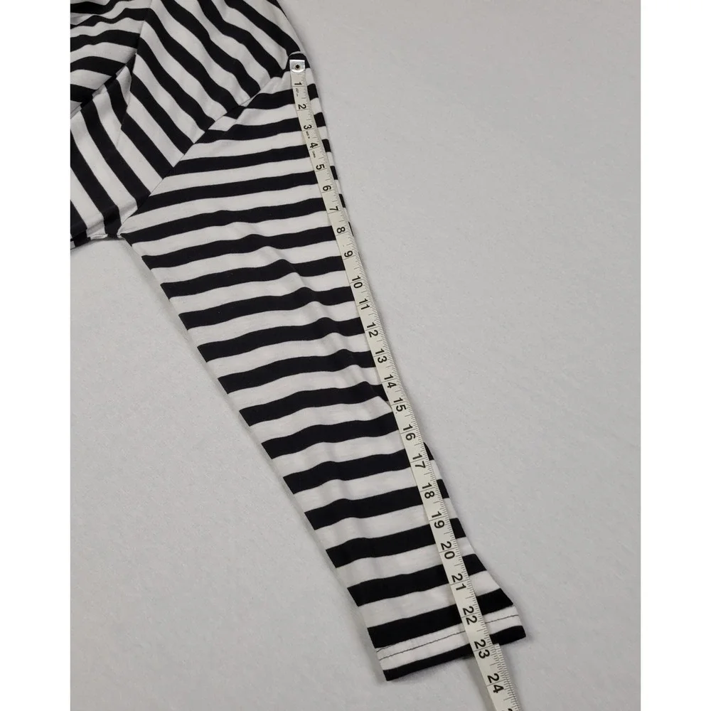 Hot Topic Men's Black and White Striped Long-sleeve Crewneck T-shirt Size 2XL